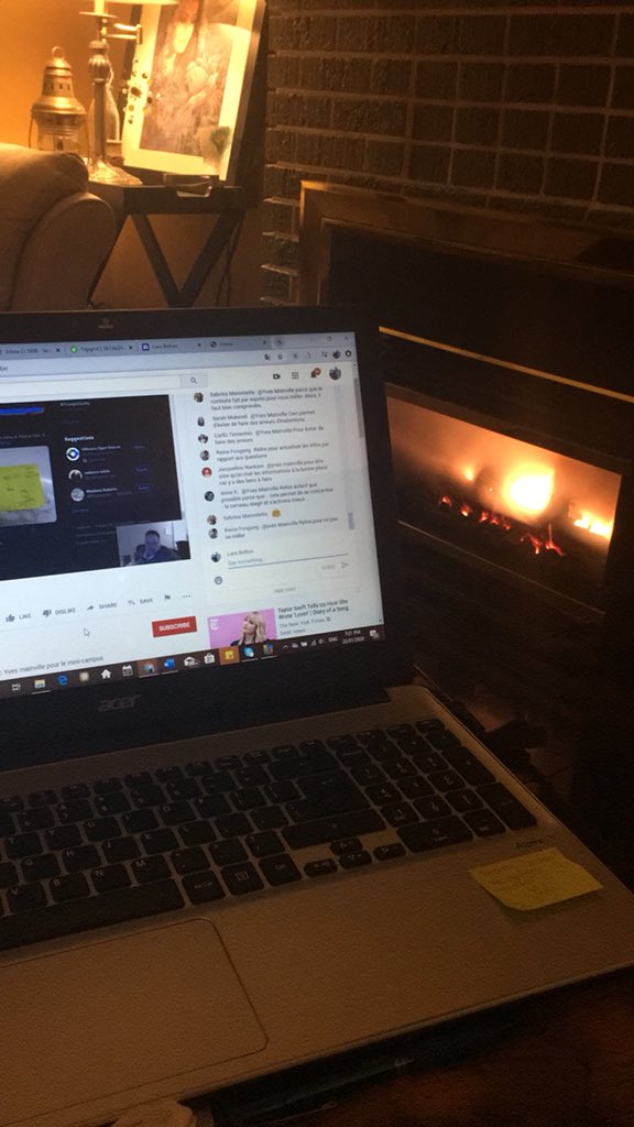 Lar1310's tweet photo. J’adore apprendre en étant au chaud près du feu 💻🔥 #ped476020 https://t.co/Z3RGlY335I