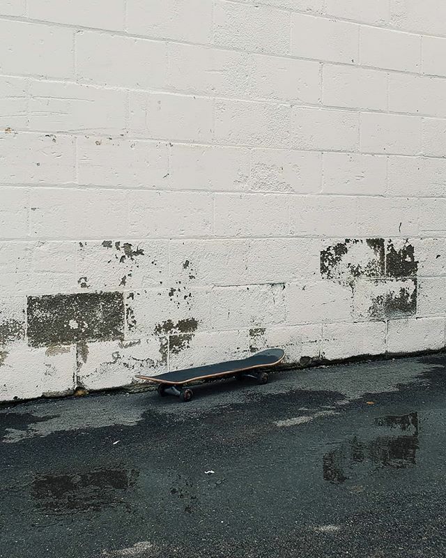 openlatedotorg's tweet photo. Sorry just art.
I don't even skateboard.
I tried 5 times and ollied once. Was more of a scooter guy. I hear that more now that I've typed it out. 🛵🌌👽🚴♀️
#filtersarelame #vscocam #galaxys10e #torontolife #torontoculture #torontostreets #lines #sidest… https://t.co/dCzhFEbLh1 https://t.co/lKGaRsKsD3