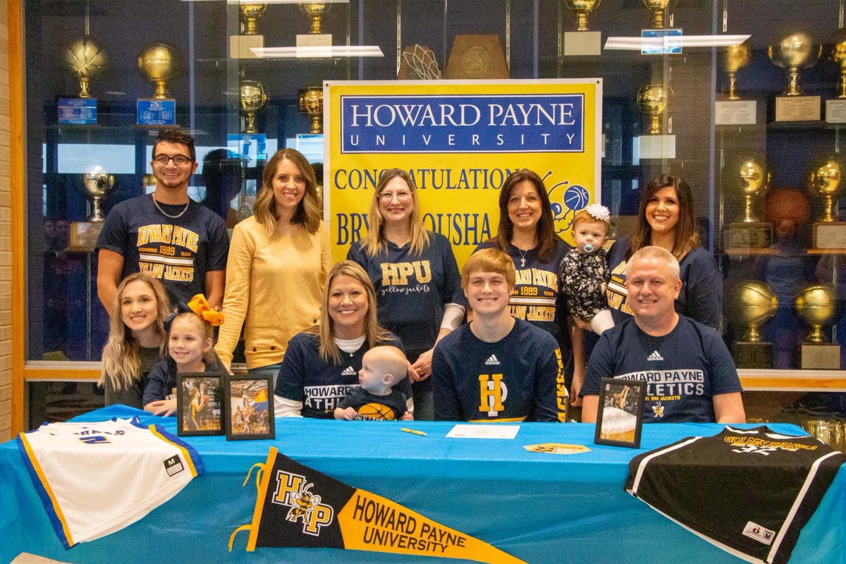 Bryce_Tousha17's tweet photo. Made things official today. Very blessed🙏🏼 https://t.co/dLUTmyAFgo