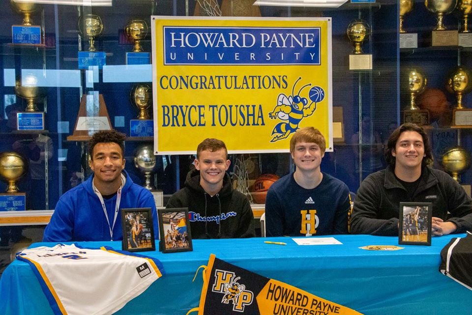 Bryce_Tousha17's tweet photo. Made things official today. Very blessed🙏🏼 https://t.co/dLUTmyAFgo
