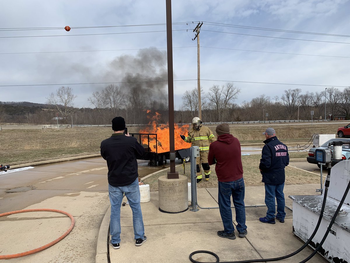 antoniafire's tweet photo. Antonia Fire would like to thank Kraig Bone with LETS Training Solutions for coming out and teaching Ignitable Liquids &amp; Class B Foam. https://t.co/YXnPKeyPkN