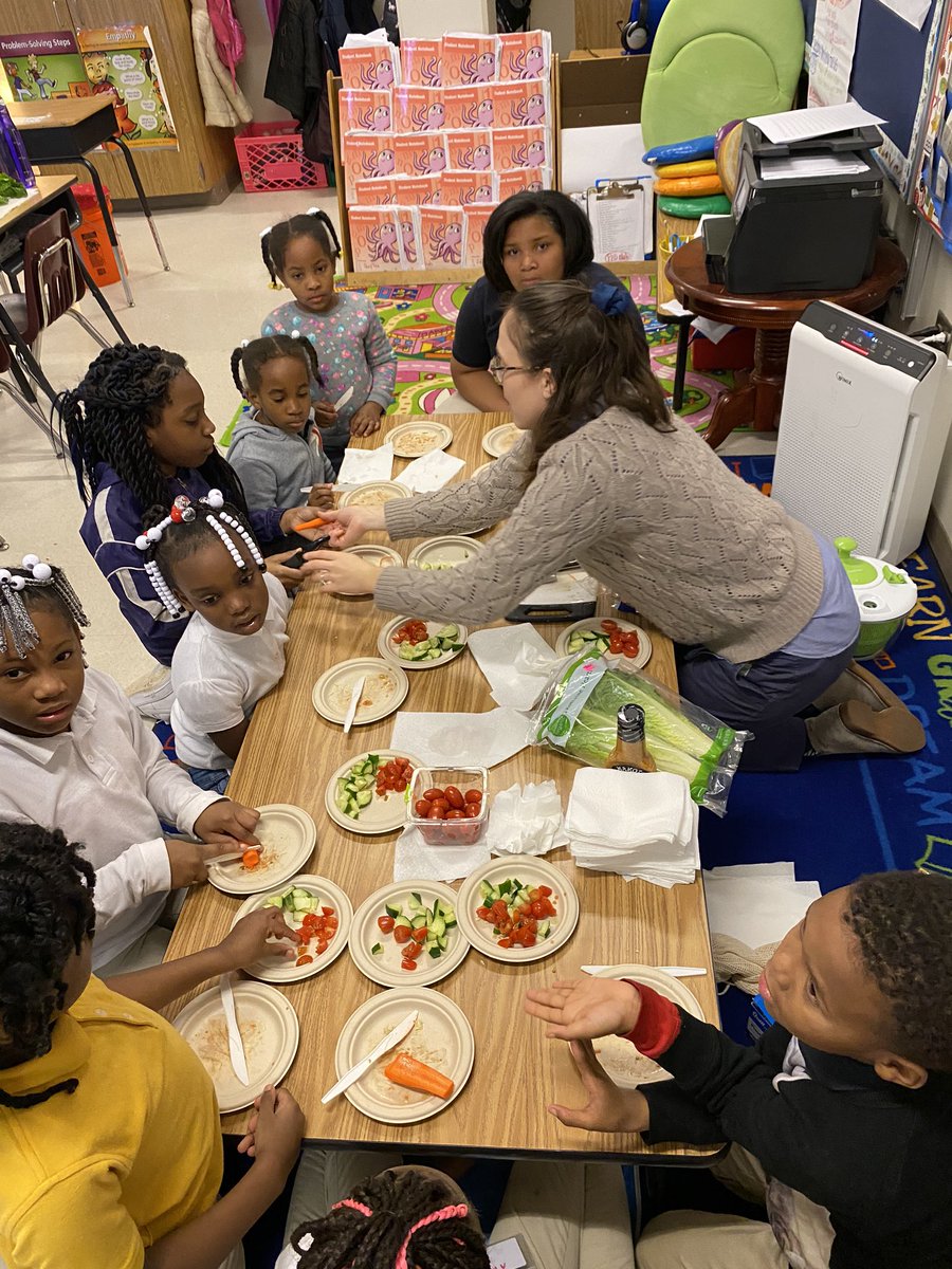 aligay1024's tweet photo. Wednesday Exploration was a big hit with our 🐯s today. #Believe #thepeytonway @peytonprincipal @TamHarrisAP https://t.co/WRfrIFd0y6