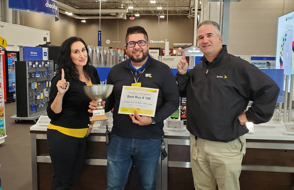 Best Buy 198 Tucson is the Sprint December Store of the Month! Nice work <a href="/cardulitosway/">Andrea Cardullo</a> getting them back to the top. #TeamSWAT #nowteamSW <a href="/5GKennyG/">Ken Goldberg</a>