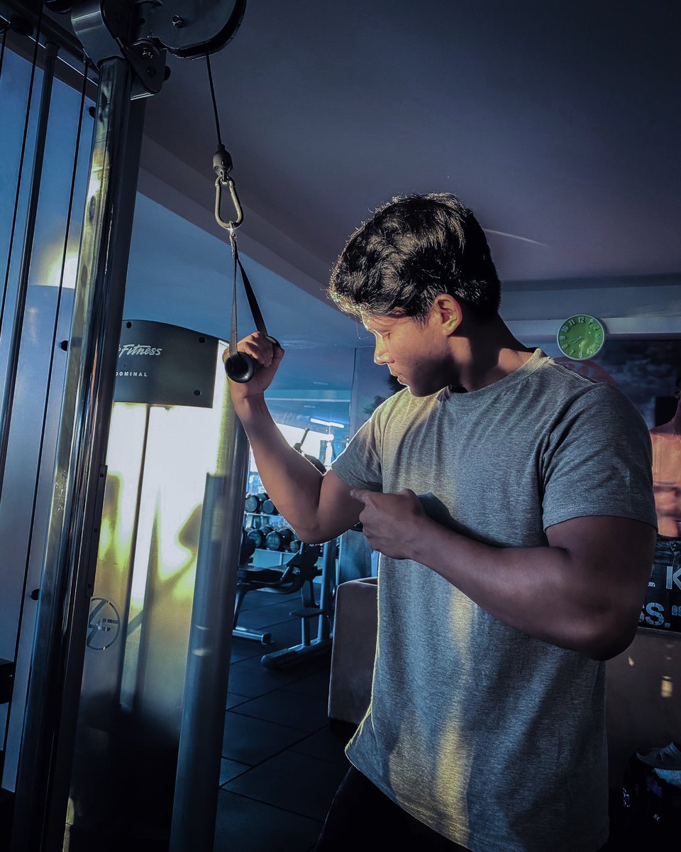 Aerydrew's tweet photo. No pain no gain 💊💉 #3monthchallenge https://t.co/hfn4DCIttv