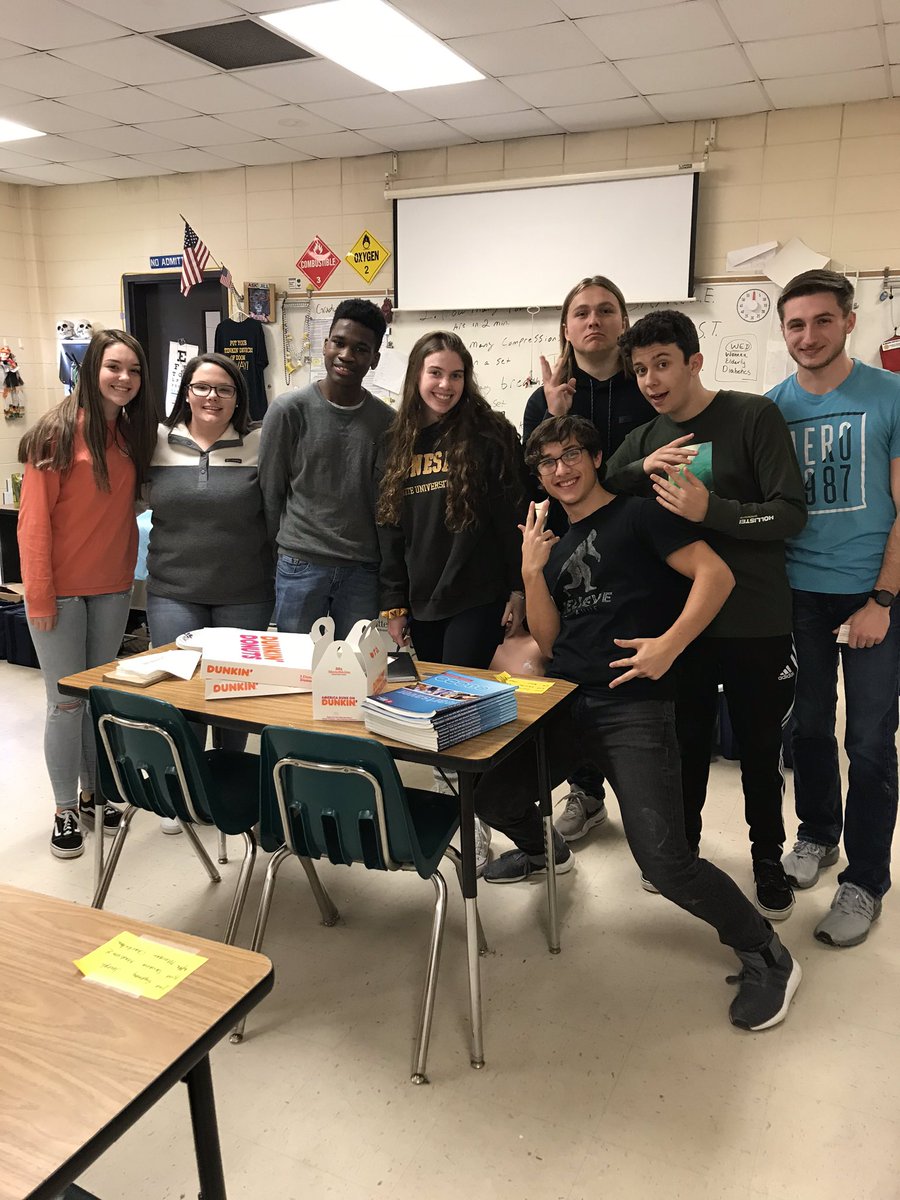 BCSADD1's tweet photo. First of many co-meetings with with RHHS SADD club. Big things in the works. #Onebryan #Youthled @tracyirobinson https://t.co/JpFX1evIYQ