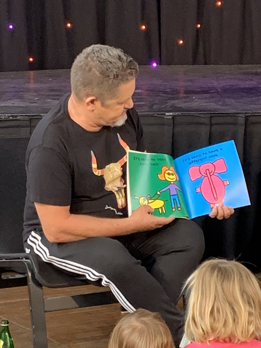 Storytime with <a href="/pwcrowe/">Peter Waples-Crowe</a> at the Rainbow Families Hub as part of @midsumma - Reading “It’s ok to be different” which is so true! <a href="/circusoz/">Circus Oz</a> <a href="/RainbowFamVic/">Rainbow Families</a>