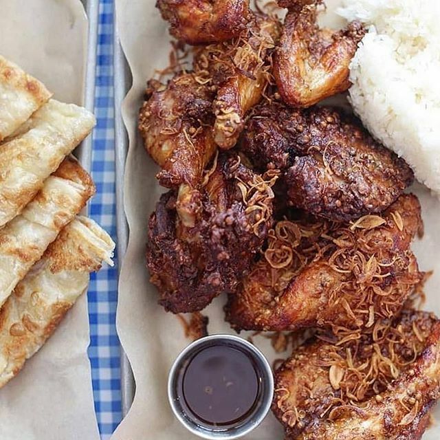 This chicken 🐔 belongs at your Super Bowl party 🏈! Email catering@hatyaipdx.com to place a large order for pick up! 📸 @eatwedtravelpdx ift.tt/2vaf9rK