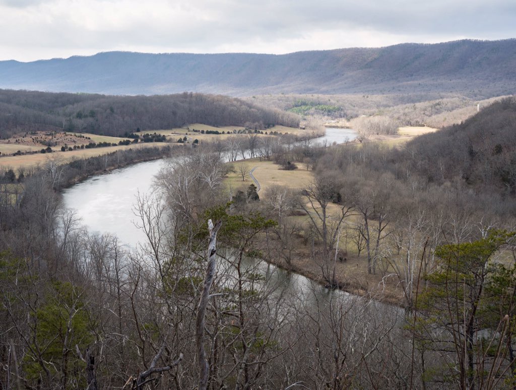 GardenandBook's tweet photo. Shenandoah River state park last Sunday. #windingriver #beautifulvirginia #landscapephotography #shenandoahriver #winterlandscape #gardendc #photographvirginiA https://t.co/DY9NuMEepK