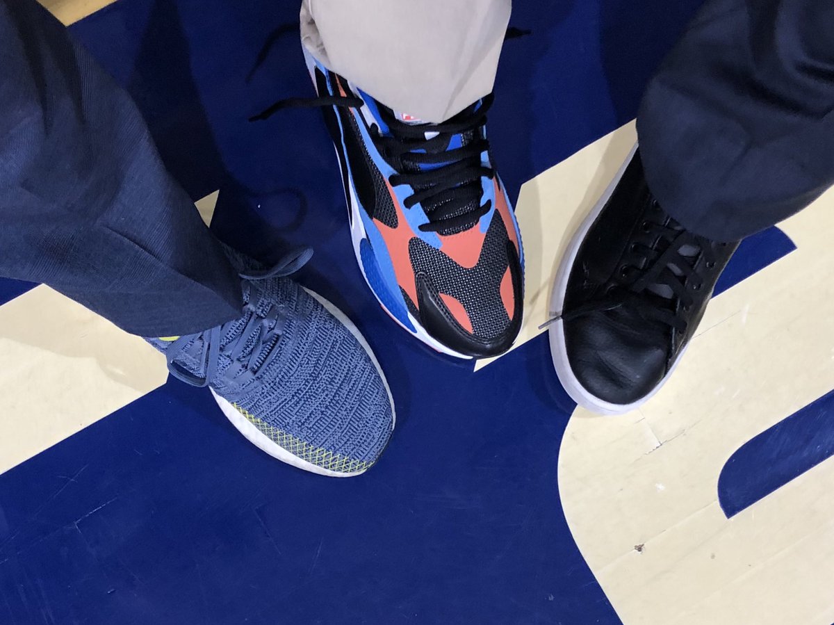 CatawbaMBB's tweet photo. Coaches rocking sneakers to raise awareness for @CoachesvsCancer tonight‼️

#SneakerWeek #SpearCity🍢 https://t.co/SbeWXCXp2w