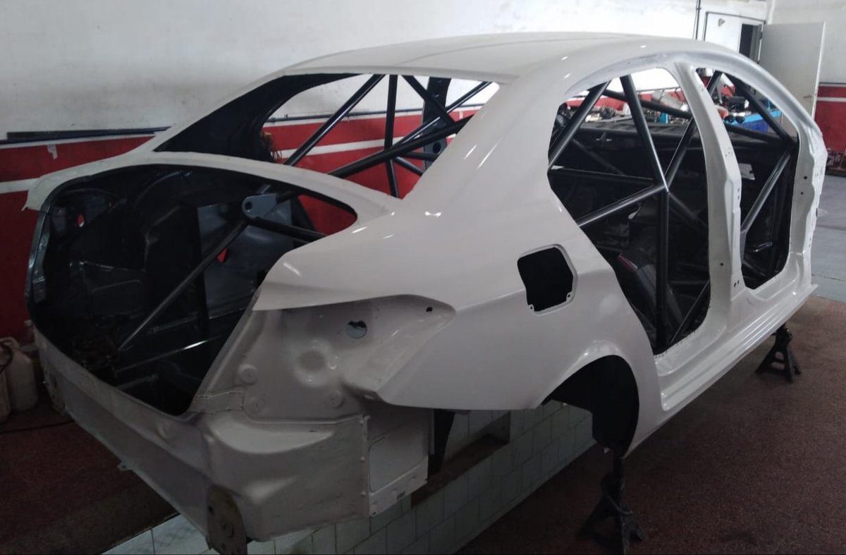 danielperriard's tweet photo. #TN: #OtroAutoNuevo
@MalloSantii estrenará en @AutodromoCrisol de #BahíaBlanca, éste flamante #Citroën #C4Lounge de la C3 del @prensatn construido por el equipo de #LuisBelloso. https://t.co/rQ9vC9uMVo