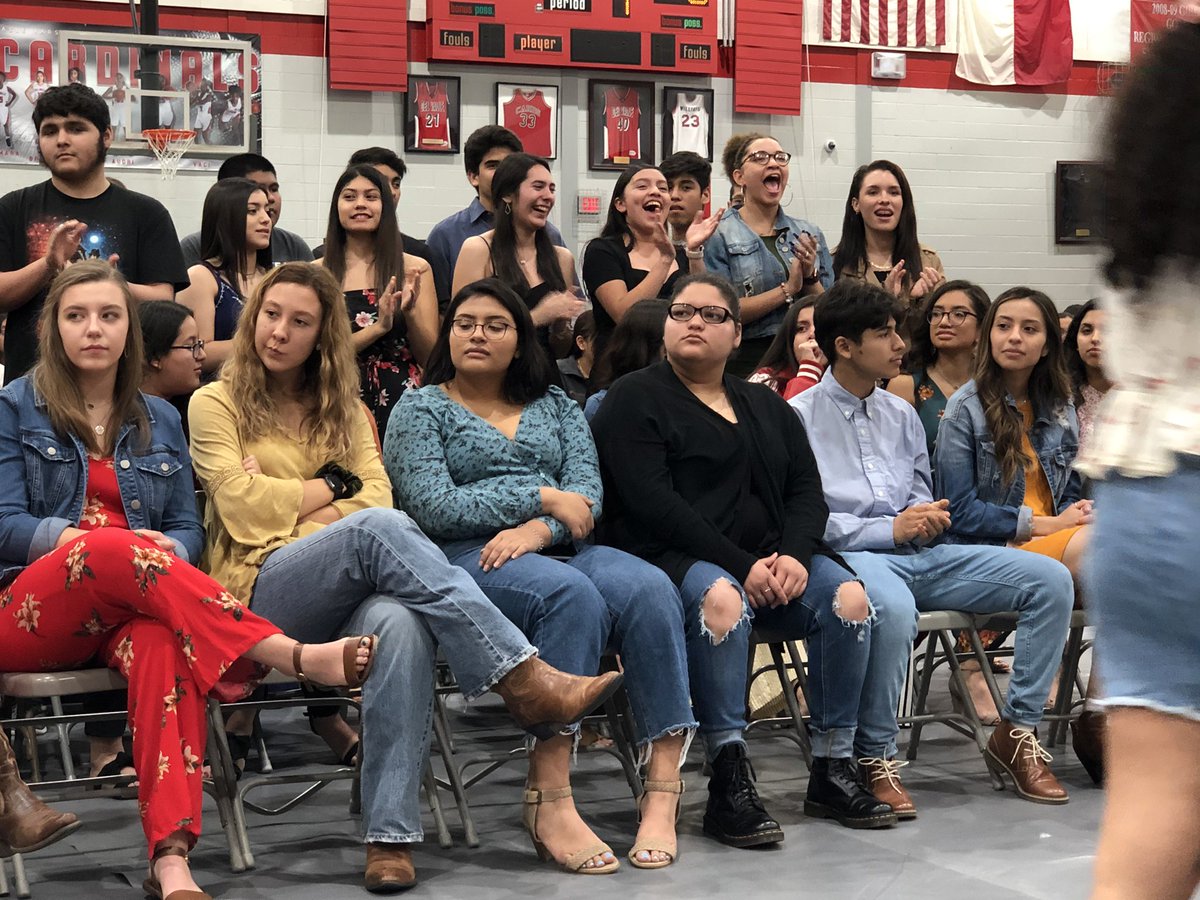 DelValleISD's tweet photo. Help us congratulate the outstanding @DVISD_DVHS students being recognized tonight at the 2019-2020 Academic Awards. We are #dvproud of them! https://t.co/N1mDdPcuQK