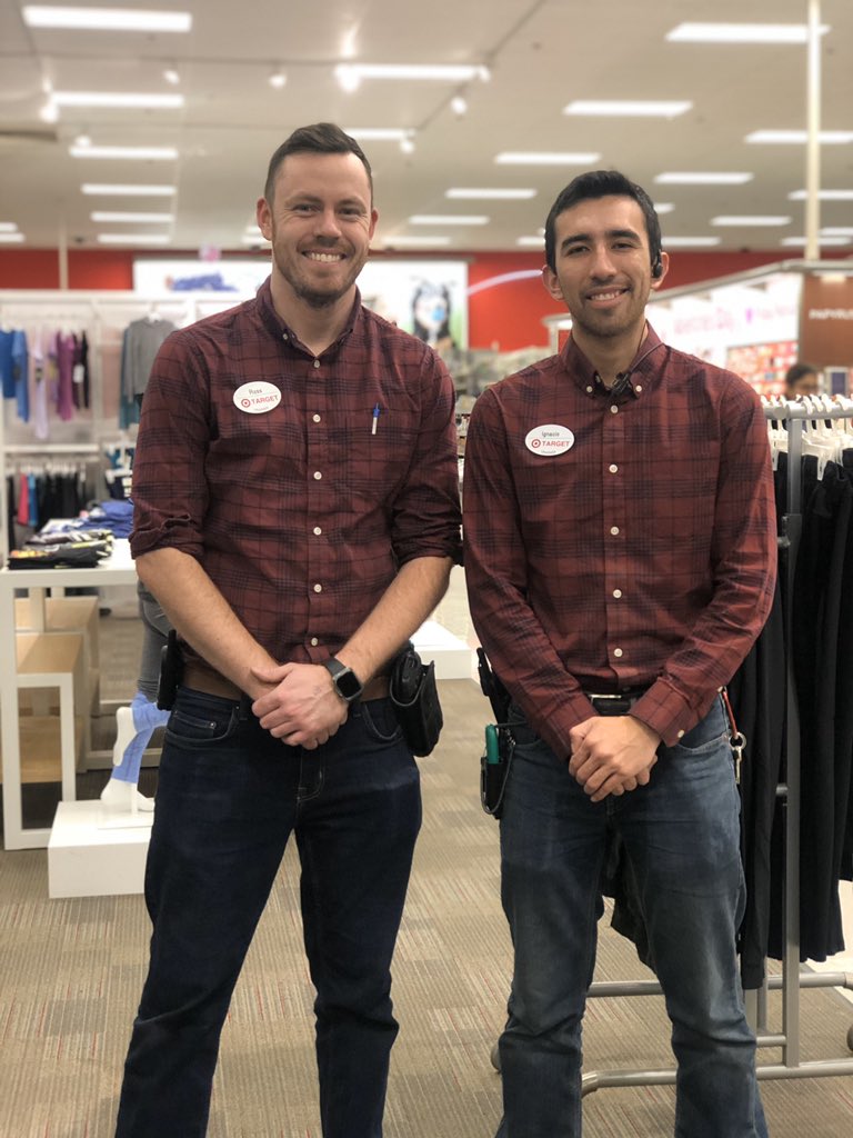 RossCar48843785's tweet photo. Closing Team Lead Ignacio &amp; I sporting some #goodfellowandco 

It’s been awesome to see Ignacio grow in his new role as our Closing Team Lead and make business decisions based on what the guests needs are &amp; putting the finishing touches on the days work.  #worksomewhereyoulove https://t.co/8jORfZq5w6