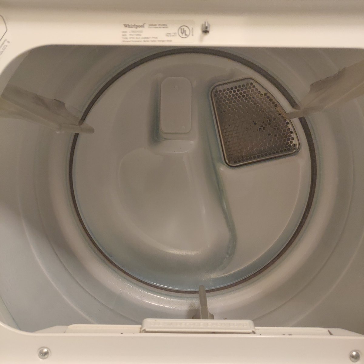 daikonland's tweet photo. Tried to dry my new blue uniform shirt for #kendo in the dryer and turned the dryer blue. Pic doesn't show how blue it actually is 

#fml #laundryfails #newshirt #everythingisblue #blueliketwitter #ididntknowthiswouldhappen #💙💙 https://t.co/ojQ4njlbHx