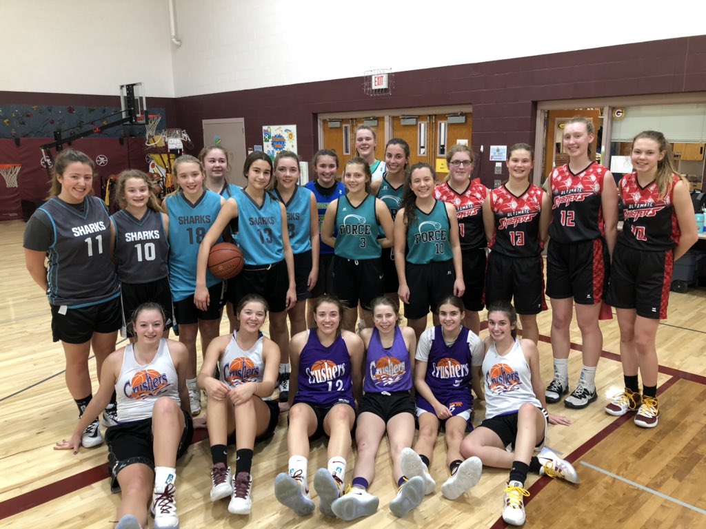 SpoilersGirls's tweet image. Spoiler Practice #35 and Girls Spicing It Up W/ Wearing Their Off Season Throwbacks @jamstallard 👊🏀 #StayGolden #GetInGetBetter #SelfiesWithWalker #CoachStallardPhotoBomber☺️