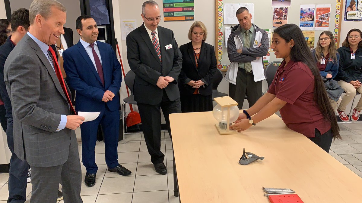 doveschoolsok's tweet photo. Many thanks to U.S. Assistant Secretary of Education, Frank Brogan, for visiting Dove Science Academy High School OKC today! Mr. Brogan’s visit was to see how Dove's challenging STEM-focused curriculum and supportive community culture are driving student success. https://t.co/ZvfPv987MW