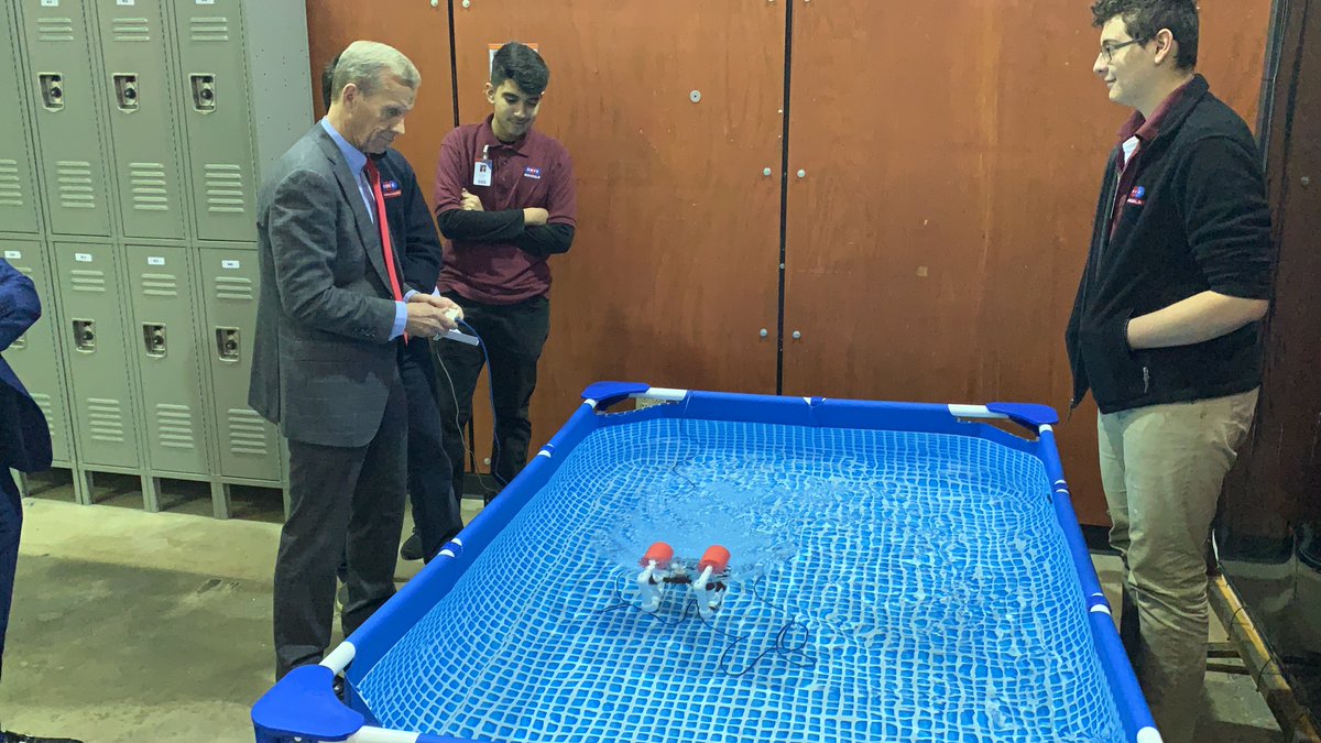 doveschoolsok's tweet photo. Many thanks to U.S. Assistant Secretary of Education, Frank Brogan, for visiting Dove Science Academy High School OKC today! Mr. Brogan’s visit was to see how Dove's challenging STEM-focused curriculum and supportive community culture are driving student success. https://t.co/ZvfPv987MW
