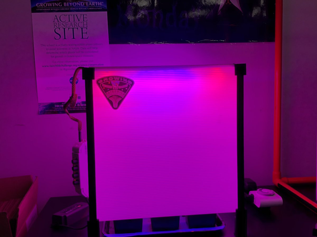 SandersGISA's tweet photo. Check out our Veggie Box from @GrowBeyondEarth in Bioresearch @GIAcademy! We are collaborating with Fairchild Botanical Gardens in FL and NASA for a citizen science project! Hoping to become Space Farmers 😉 @OH_EPP @OSLN @Battelle @teachagohio #OAISS @NationalFFA @OhioFFA https://t.co/SXeoJZx4tK
