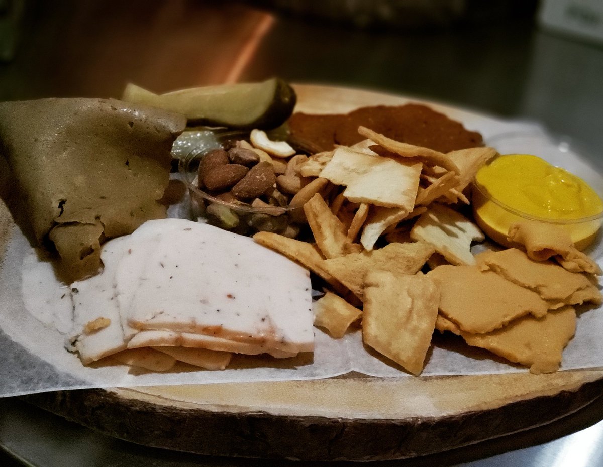 StoutBeardBeer's tweet photo. Vegan charcuterie board, anyone? https://t.co/vt1R3ijUge