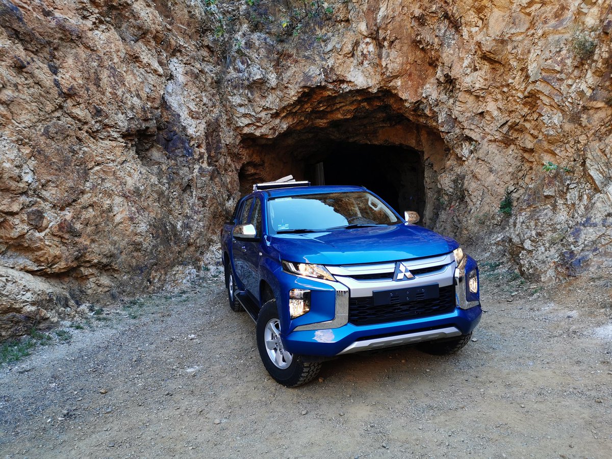 AutosDesign's tweet photo. La pickup favorita para el trabajo rudo, ya está lista! Nueva #Mitsubishi L200 2020, actualizada en diseño, motores 2.4 L atmosférico TM 5 ($395k), 2.4 L turbodiésel 4x4 TM 6 ($495k).

#L200
#pickup https://t.co/OiuvEV37AL