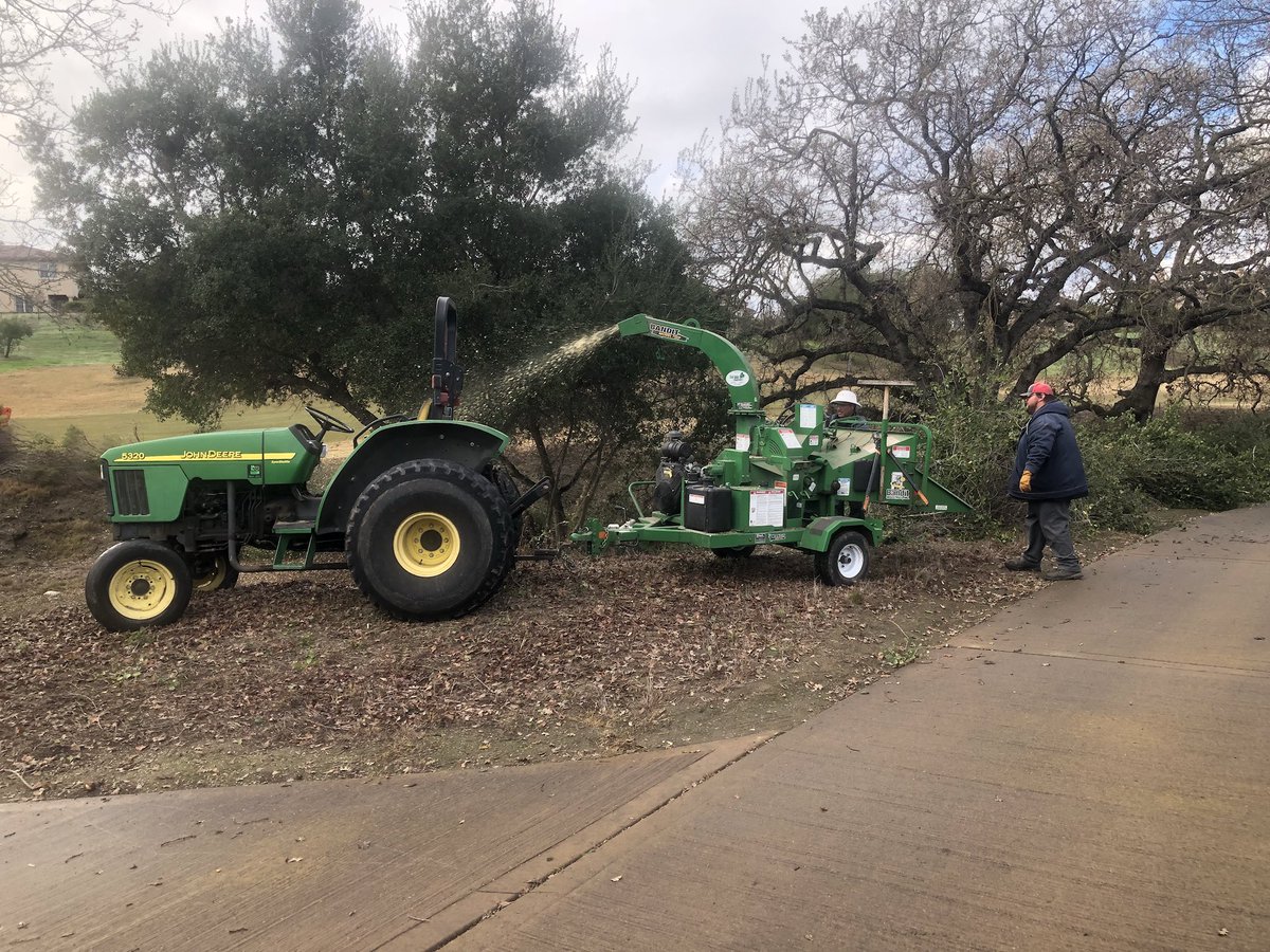 RubyAgronomy's tweet image. Winter projects continue, we have moved to cleaning / clearing out the creek on #13