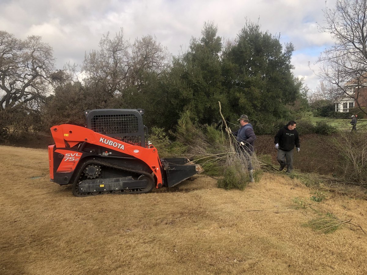 RubyAgronomy's tweet image. Winter projects continue, we have moved to cleaning / clearing out the creek on #13