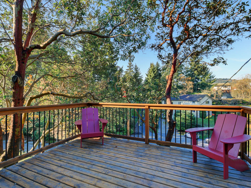 Love this deck nestled amongst arbutus trees.  Great family home in Langford. $685,000 ow.ly/Nzxp50y2zWG #remax #langford #yyj #victoriabc #realestate