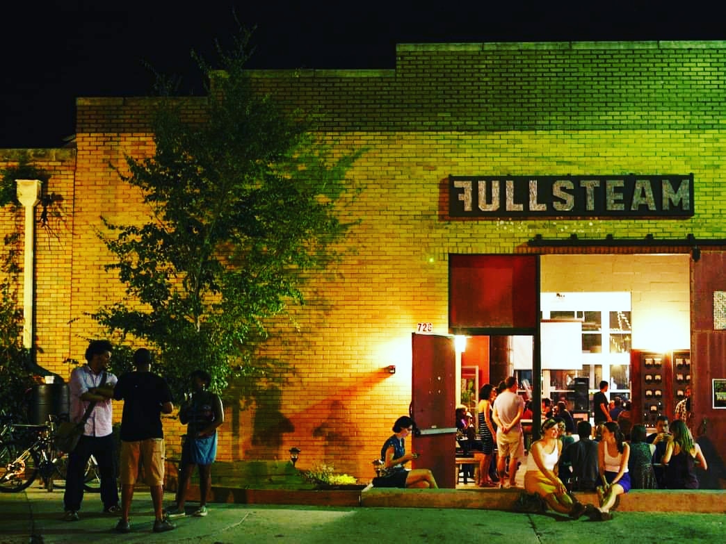 marchtoberfest's tweet photo. Durham's Fullsteam Brewery serves classic &amp; southern experimental beer using local farmed ingredients. Check out their beers made with locally-sourced products at Marchtoberest on March 7th!
#Marchtoberfest #wilmingtonnc #prostonthecoast #beerfestival #ncbeer #ilmbeer #craftbeer https://t.co/pF0mGfEMoC