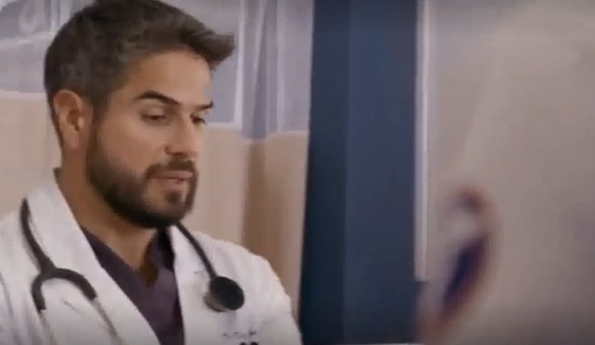 DaniArenasCol's tweet photo. #CollagesyCapturas #4Parte #MejoresMomentos #DavidParedes @DanArenas #Capitulo52 @MedicosOf #MedicosLineaDeVida #ConLasEstrellas #TeamMedicos #TeamDanielArenas #BendicionesParaTodos 😘🥰💋🙏🙌💫✨ https://t.co/dhid37OPoa
