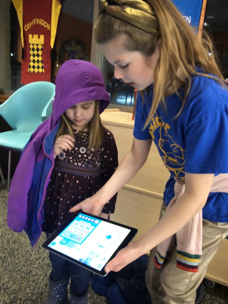 lsconley's tweet photo. So proud of these #whittierschool97 Wildcats who helped kids learn how to program Dash robots tonight at Codefest!!! We had so much fun! #oakpark97 #libraries97 #WeAreD97 https://t.co/mfX1XBWgTb