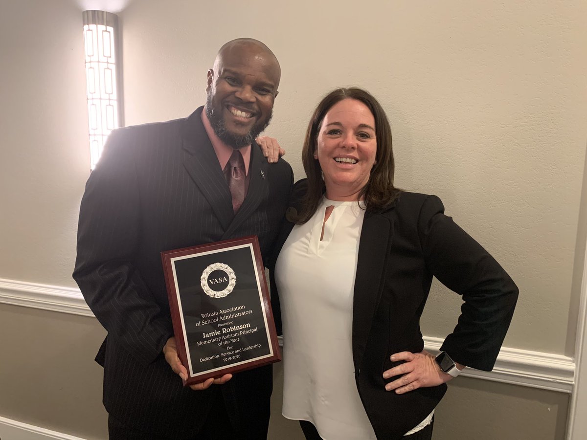 JessicaAivazis's tweet image. Congrats to our Elementary Assistant Principal of the Year for VASA, Mr. Jamie Robinson @vcsvasa #VCSVASA