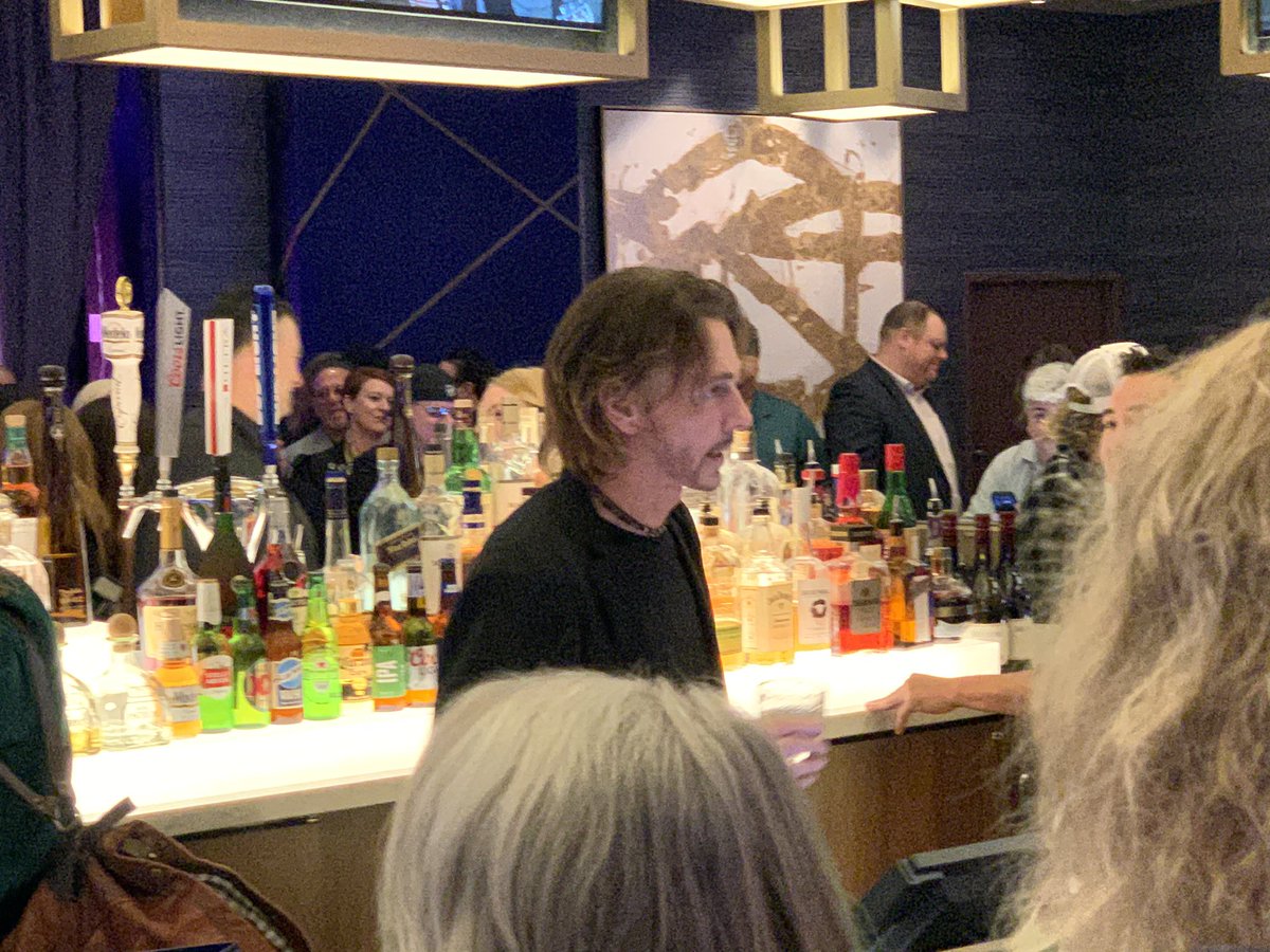 KFidds's tweet photo. When Sammy Hagar, Guy Fieri, Carrot Top and Rick Springfield are tending bar, why not snag a soda? Haha.
#thestrat #STRATicon https://t.co/90geY2cJZE
