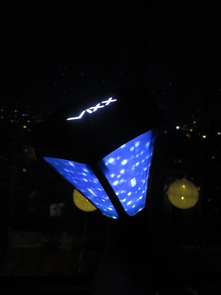 byeolbicheve's tweet photo. And at night, is when the lights 🌟match with the city night lights #StarlightStick #빅스 #VIXX https://t.co/M3tPHvNksj