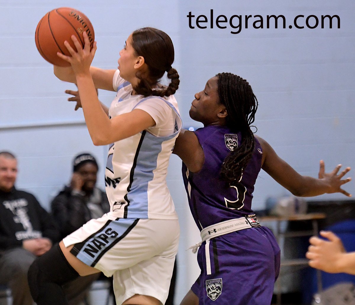 <a href="/HolyNameAD/">Holy Name Athletics</a>'s Jaini Edmonds drives to the hoop on <a href="/SPMAthletics/">SPM Athletics</a>' Shirle Major @HNLadyNapsBB <a href="/tgsports/">Worcester T&G Sports</a>