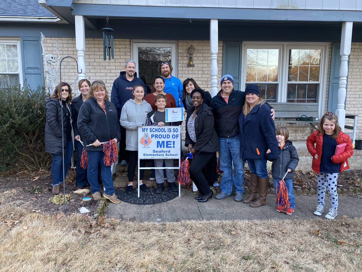 SESBulldog's tweet photo. This evening, SES staff headed out to the homes of students who are persevering, exhibiting good citizenship and practicing SPIKE’s character traits each day! Congratulations to our 1st recipients of Seaford’s Signs of Excellence! 💙🧡 https://t.co/suAUsX0nhT