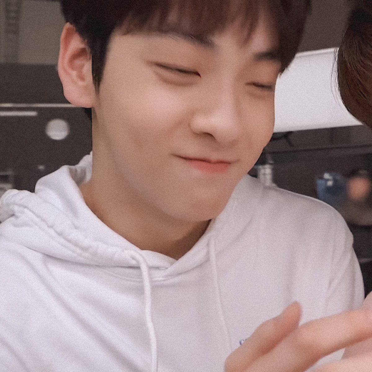 mint_choco19's tweet image. Acabo de encontrar está foto de binnie aahhh porque es tan lindo ♡♡♡♡♡♡♡