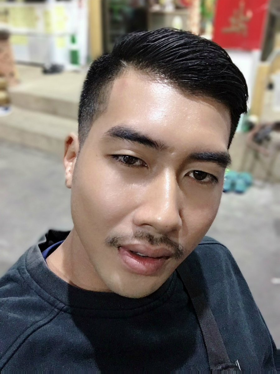 Tulaton4's tweet photo. ถึงหน้าตาจะไม่ตอบโจทย์ แต่พี่สี้โหดนะบอกเลย #อุบลนัดเย็ด https://t.co/ZnHNhGyByS