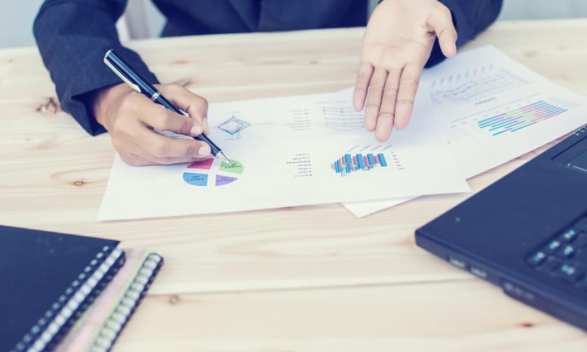 wiserfunding's tweet photo. Credit risk assessment doesn't need to be complicated and intimidating. Find out more about our platform here: https://t.co/fdB8j7tiD7 #SME #SMEs #SMEZScore #fintech #blockchain #credit #creditrisk #riskassessment #business #smallbiz @SMEUKs @SMESupportHour @FinTechLab https://t.co/ph1wIljx94