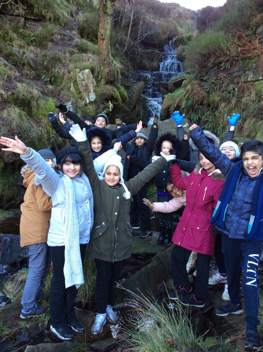 ECS_Keighley's tweet photo. Year 5 walking to Bronte Waterfall in the sunshine.#outdoorlearning #mud #amazingviews #excitingadventure https://t.co/Bdm7eITnjT
