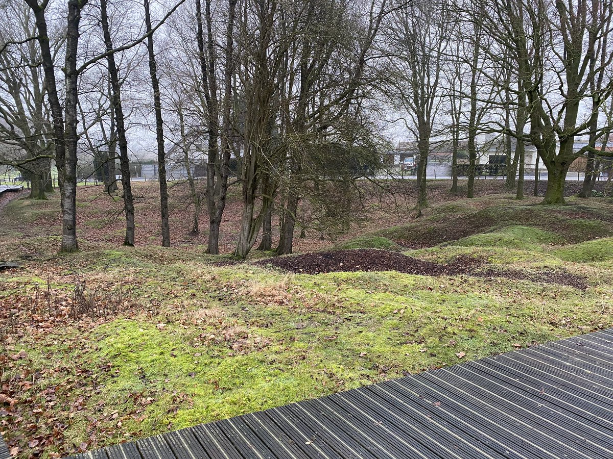 A 3 hour walk around Hill 60, the Caterpillar, the Bluff and Palingbeek gave me a great chance to look in detail at the actions which took place around there. Surprisingly these were not the actions of 1914-18 but that of May 1940.