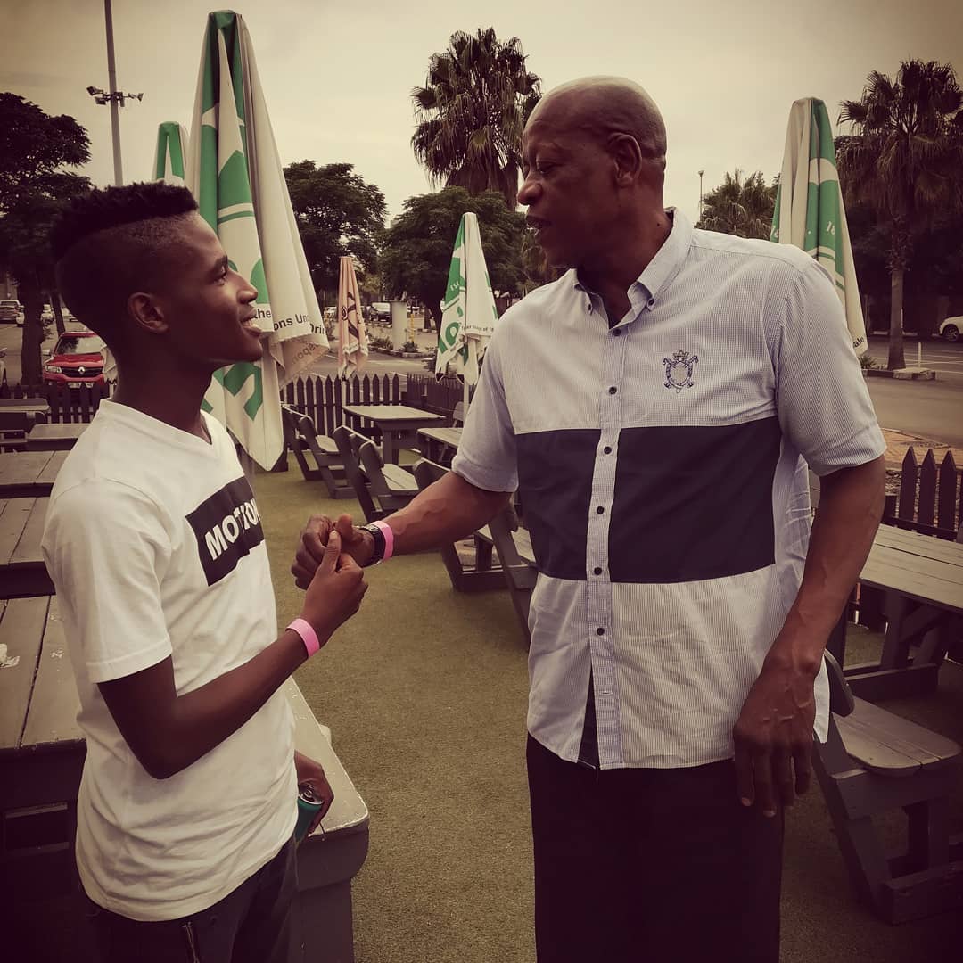 elijah_phahlane's tweet photo. Apartheid ⌚ meets Born Free ⌚
Legend | Poetic | Word and Phrase Genius
@MzwakheMbuli 
#WorkingTogetherWorks #PrisOzanaEPLaunchVol1 #MoreOfTheseMomentsPlease
@C4Grilllounge https://t.co/BLZ3BnQImb