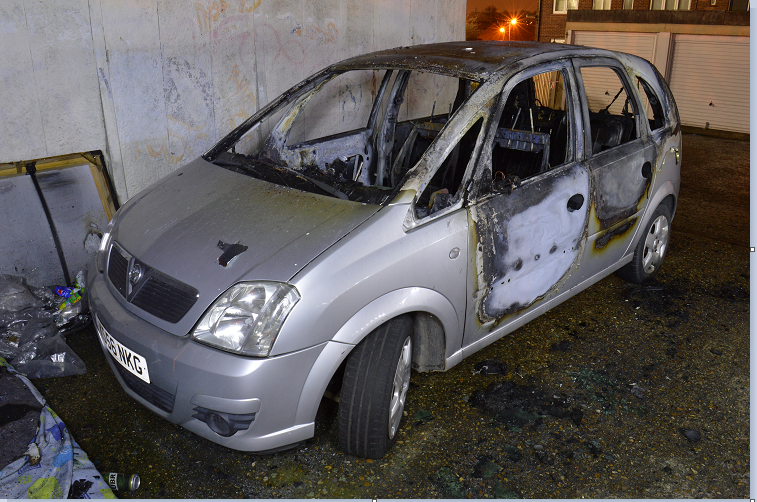 Please #SHARE Recognise this Vauxhall Meriva? Shots fired from the rear on 2 April 2018 Chalgrove Rd Tottenham killed Tanesha Melbourne-Blake, 17. Vehicle later burnt out in Ludgrove Ct Barnet.

Help us track this vehicle - and the murder weapon: news.met.police.uk/news/appeal-re…