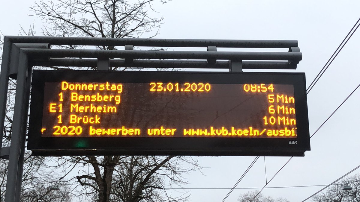 NahalTav's tweet photo. Let’s play this morning game again... wo ist der 7? 👀 #einfachweg #linie7 #kvb #koeln https://t.co/OkSho8xW0i