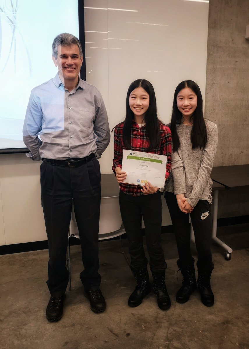 AlbertWong13's tweet image. Congratulations to #JAOttawa young #entrepreneurs of Reusabox and OrnaPrints! Both student #startups created products w/ a #sustainability focus. ♻️🌲
Thank you #mentors and host @UOMakerspace. Special guests: @MathieuFleury @awille @ShanGu17 @IanBingeman and Scott Rust.