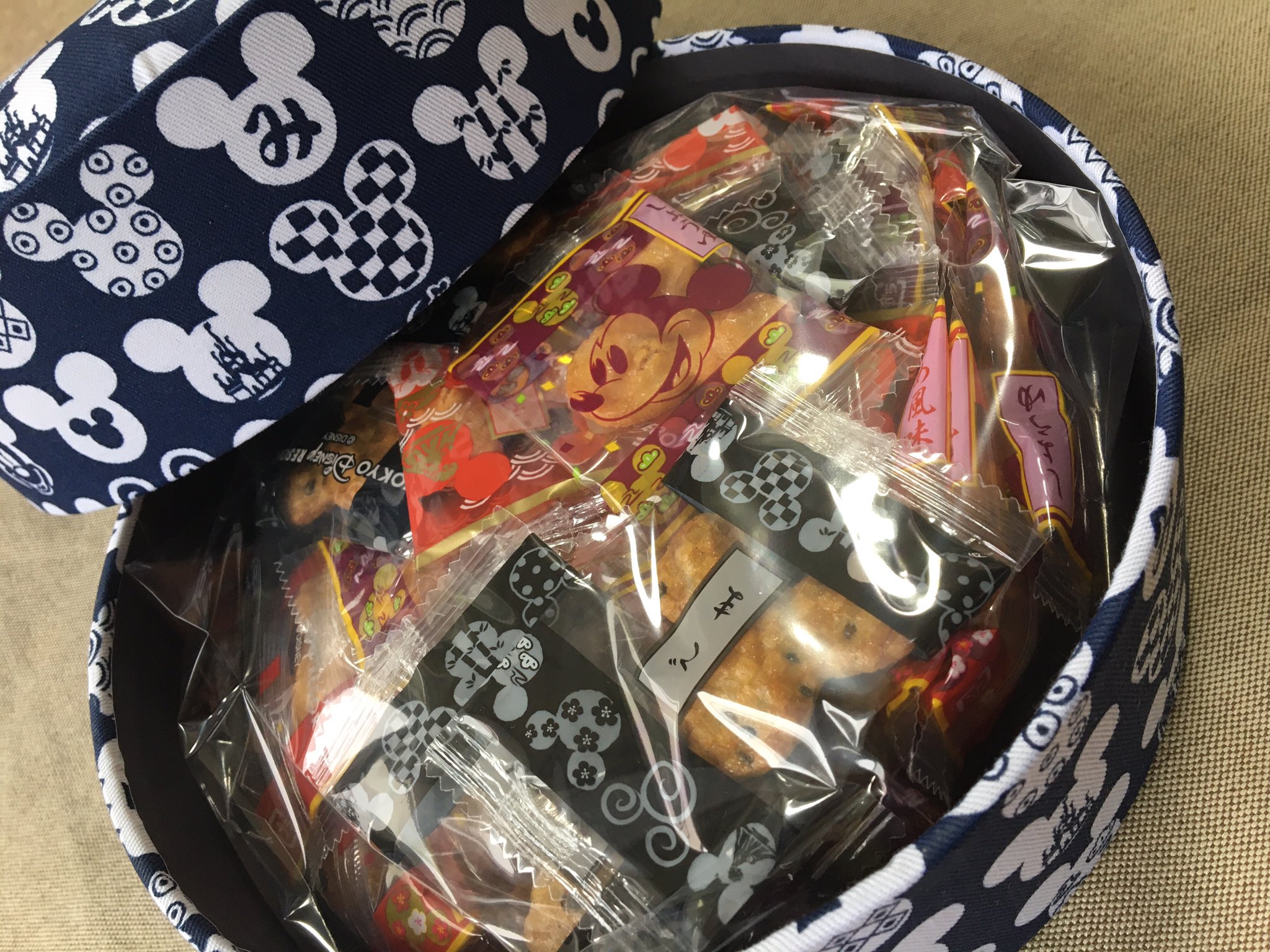ワンハニー 人生初の ディズニーランド メープル雷おこし が美味しい 常盤堂 さんのtdl商品 T Co 50fmfszo8x Twitter