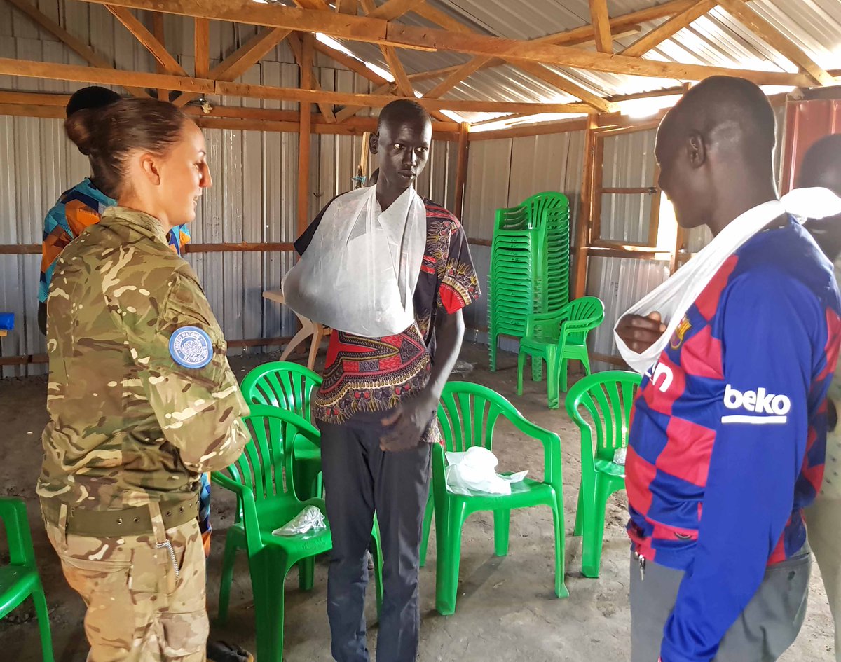 Community outreach is central to our approach to #peacekeeping operations in #SouthSudan. Here our medic teaches first aid skills in the #ProtectionOfCivilians site, #Bentiu.