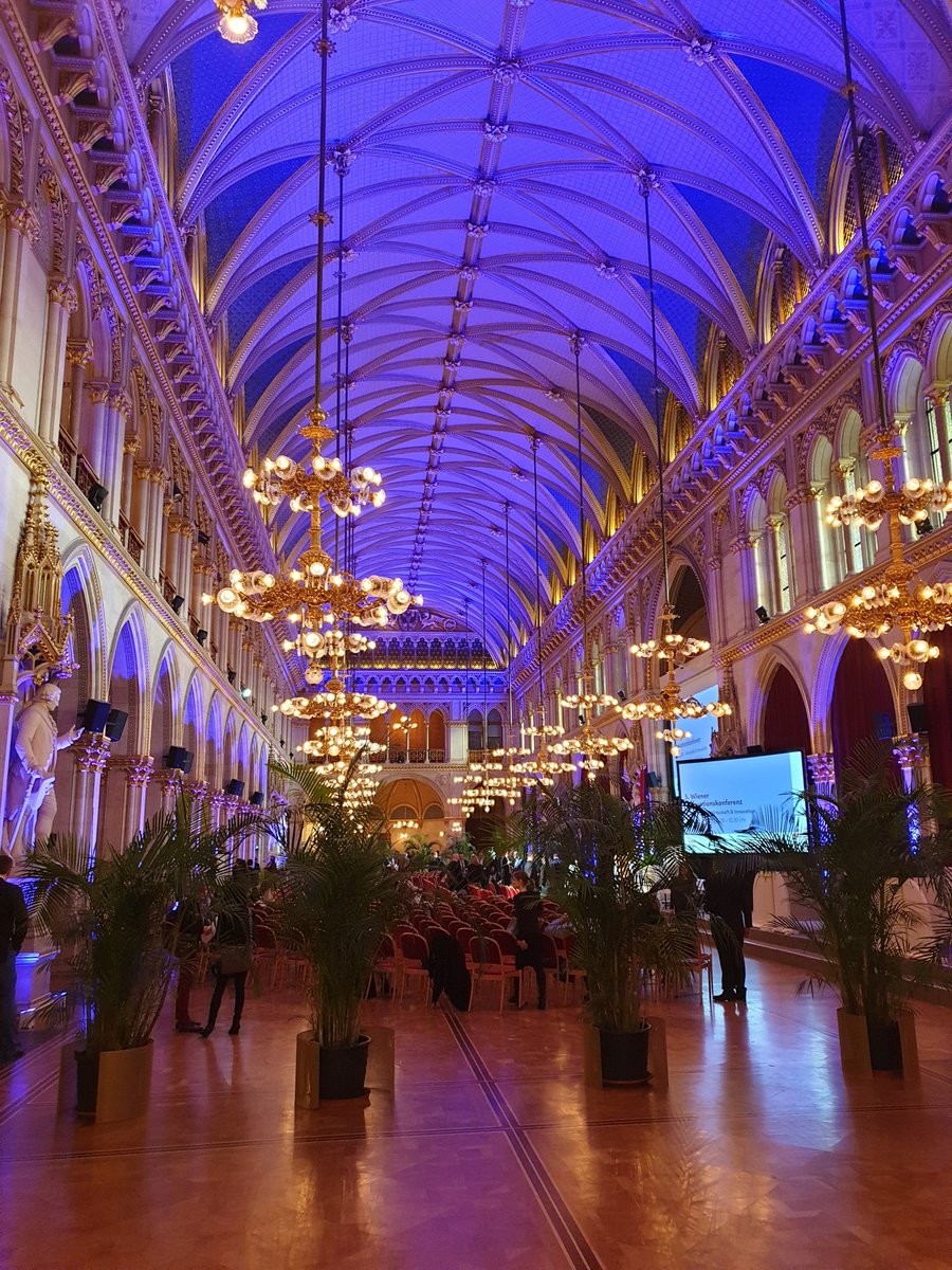 Heute geht es weiter mit vielen Terminen in Wien, Start ist die Wiener Innovationskonferenz. #Wien2030 freuen uns auf spannende Gespräche