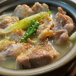 鶏肉から染み出した旨味が決め手!濃厚な鶏出汁がたまらない白湯鍋のレシピ!