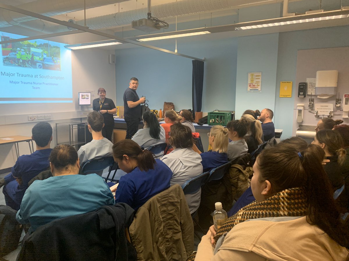 Such an amazing turnout at todays TILS course! 18 candidates from across the Adult and Paediatric Emergency Department and even a representative from the Royal Berkshire Hospital! 

A day full of trauma lectures, workshops and scenarios! #TILS #trauma #ED #emergencynursing