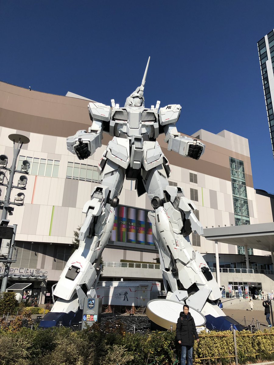 こんばんは🌛お久しぶりです。
先日はMAMIRETAのLIVEへ手伝いに行っていました。久しぶりの仲間達に会えて、みんな元気にしててホッコリしました。
最近の近況報告は自分のコケてた頬がふっくらしてきたように思います🙂