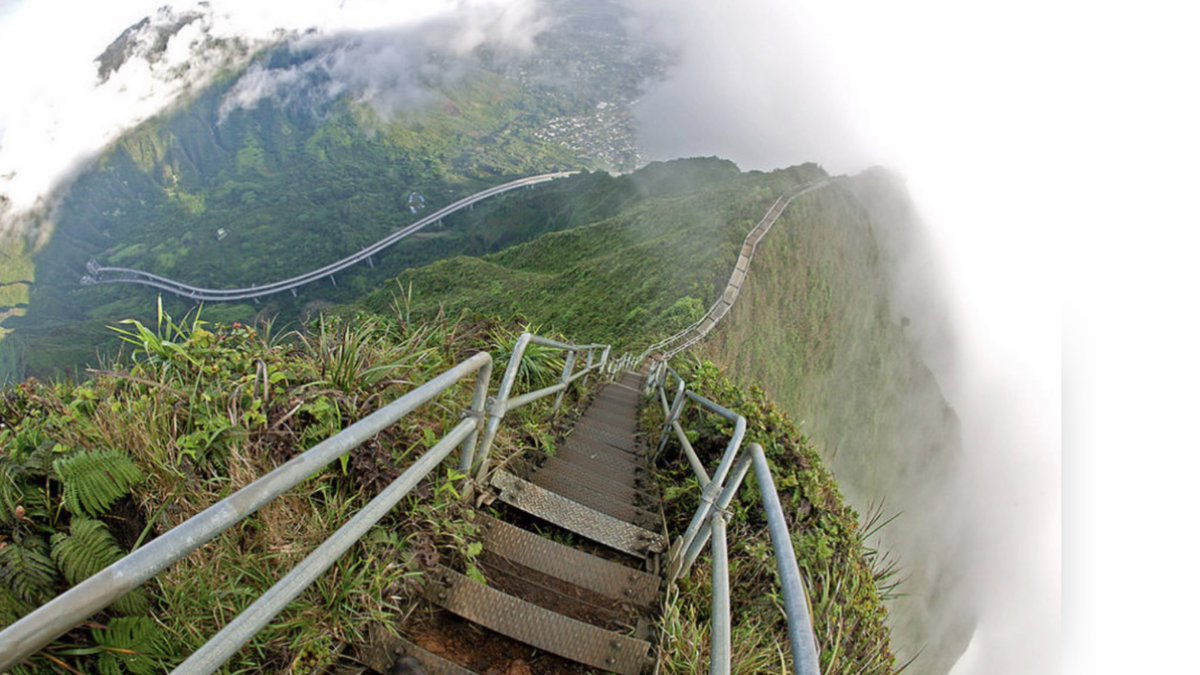 YefriRamos8's tweet photo. Hawaii stairway haven https://t.co/QYD9fSVCBi